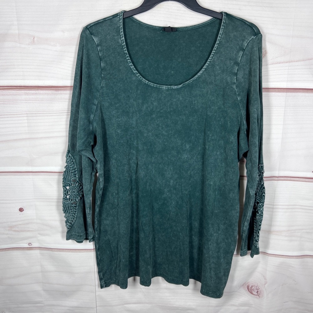 Torrid Crochet Sleeve Top Womens 5 5X Green Acid Wash Ribbed Scoop Neck T-Shirt